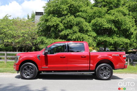 Profil de Ford F-150 PowerBoost 2023