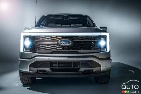 Ford F-150 Lightning Platinum - Front