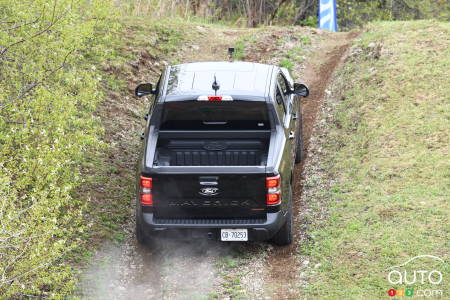 2025 Ford Maverick, climbing