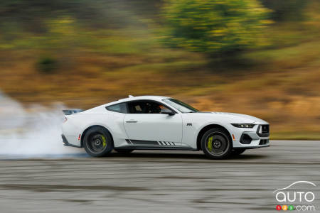Ford Mustang RTR 2026, de profil