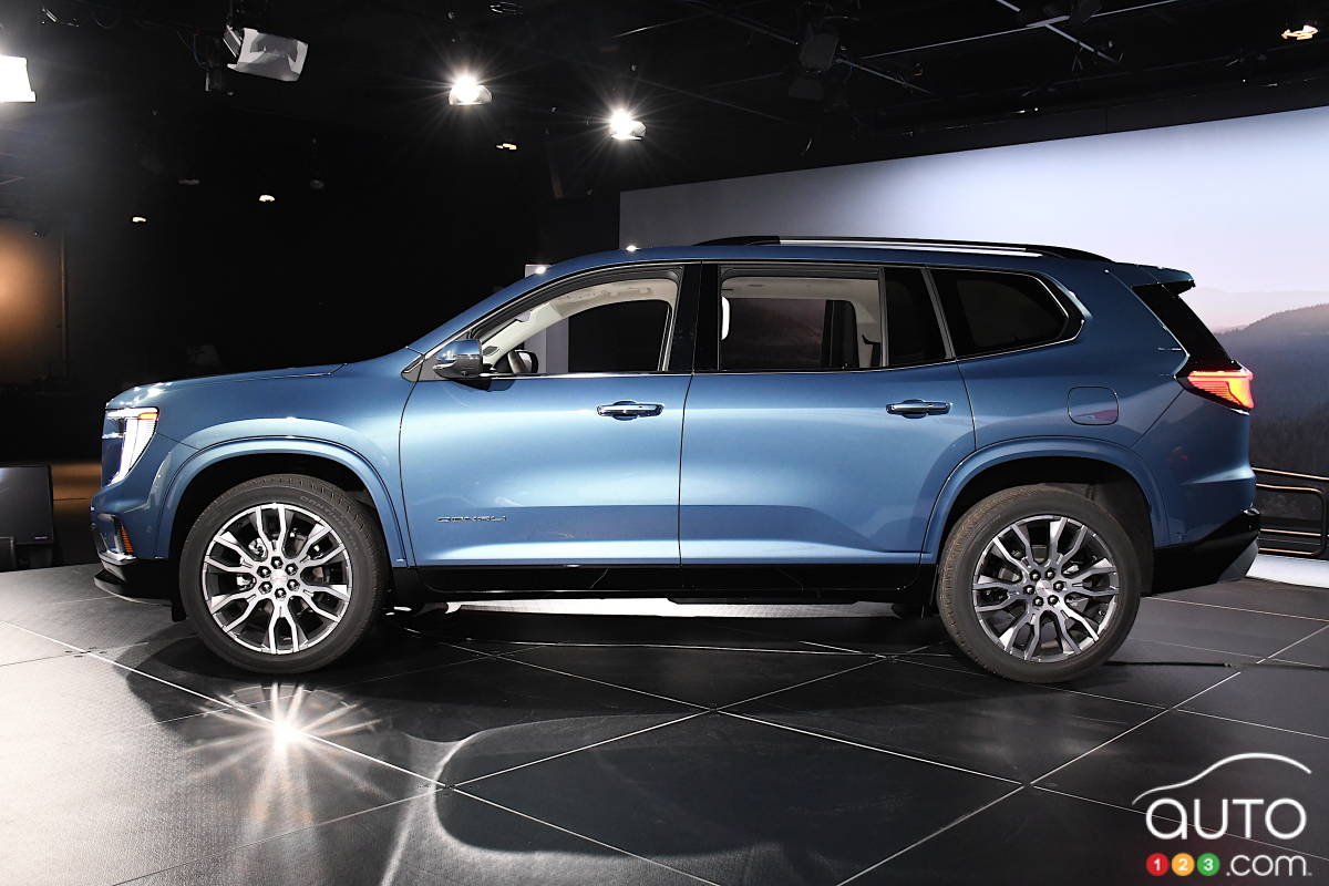 2024 GMC Acadia Gets Bigger, Goes Turbo - Kelley Blue Book