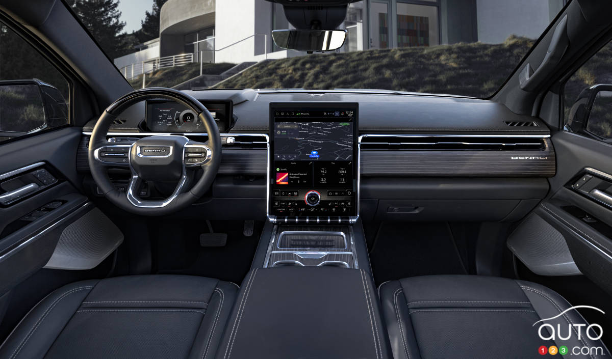 L'intérieur de GMC Sierra EV Denali 2024-2025