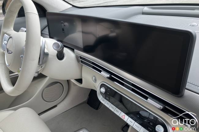 The 2024 Genesis GV60, multimedia screen