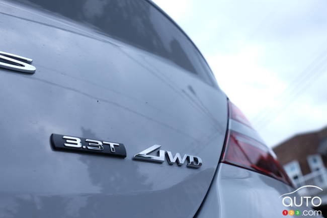 2022 Genesis G70 - Badging