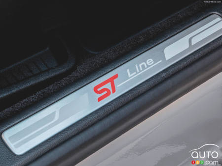 2020 Ford Edge ST-Line, badging