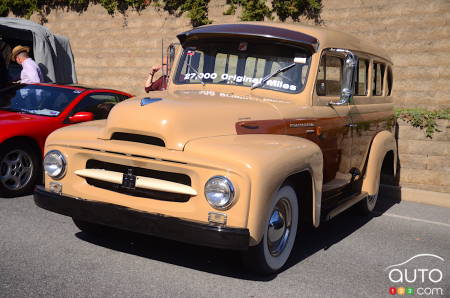 International Harvester Travelall