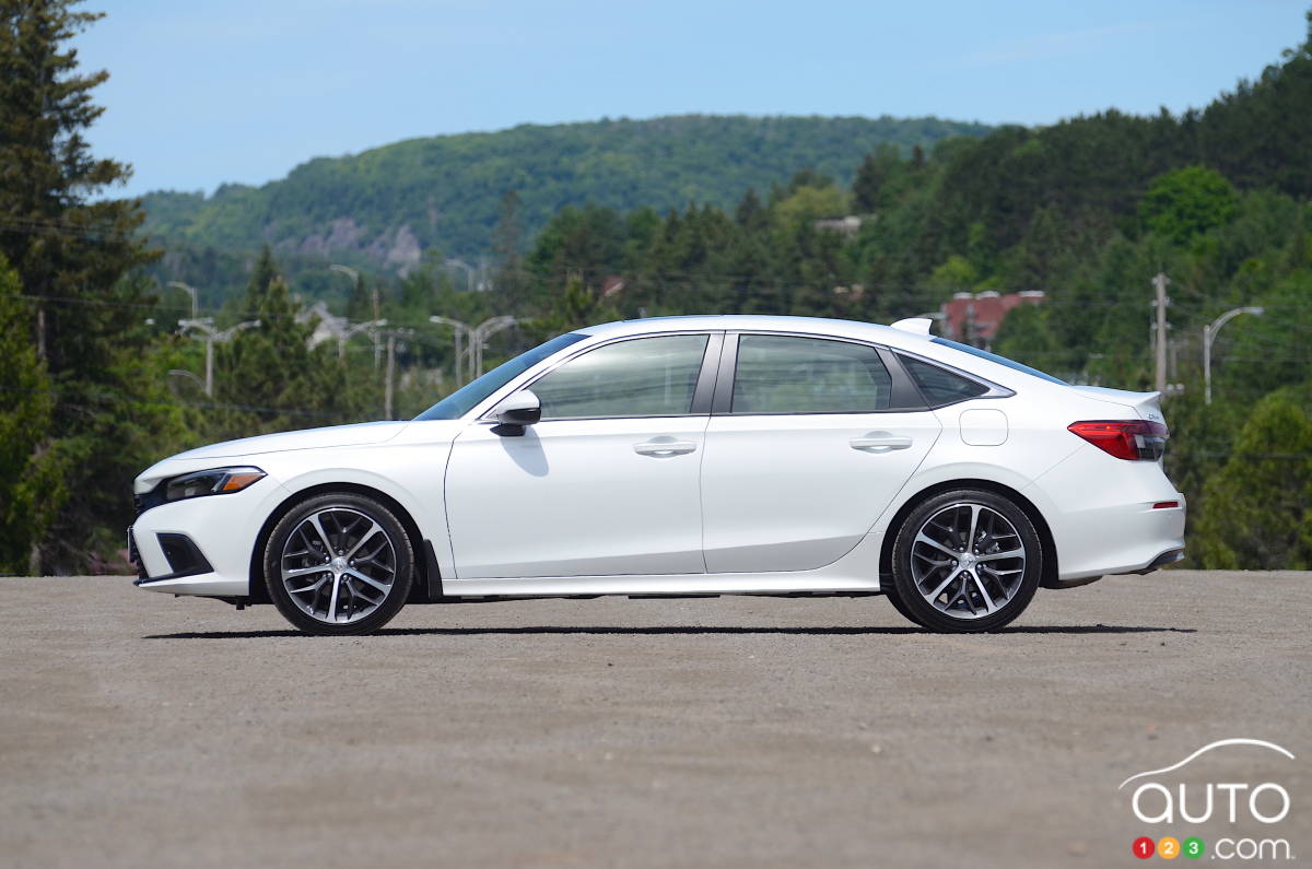 Honda Civic Touring 2022, profil