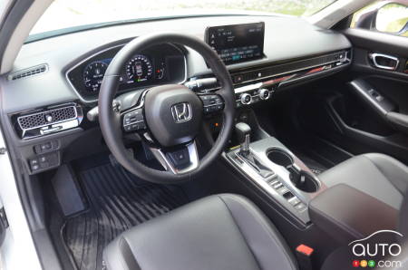 2022 Honda Civic Touring, interior