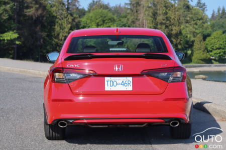 L'arrière de Honda Civic Si 2023