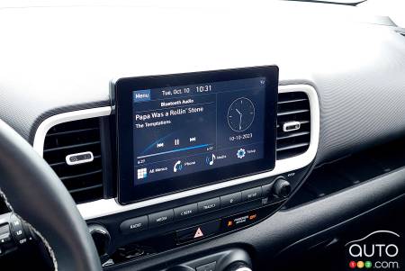 Touchscreen of the 2023 Hyundai Venue