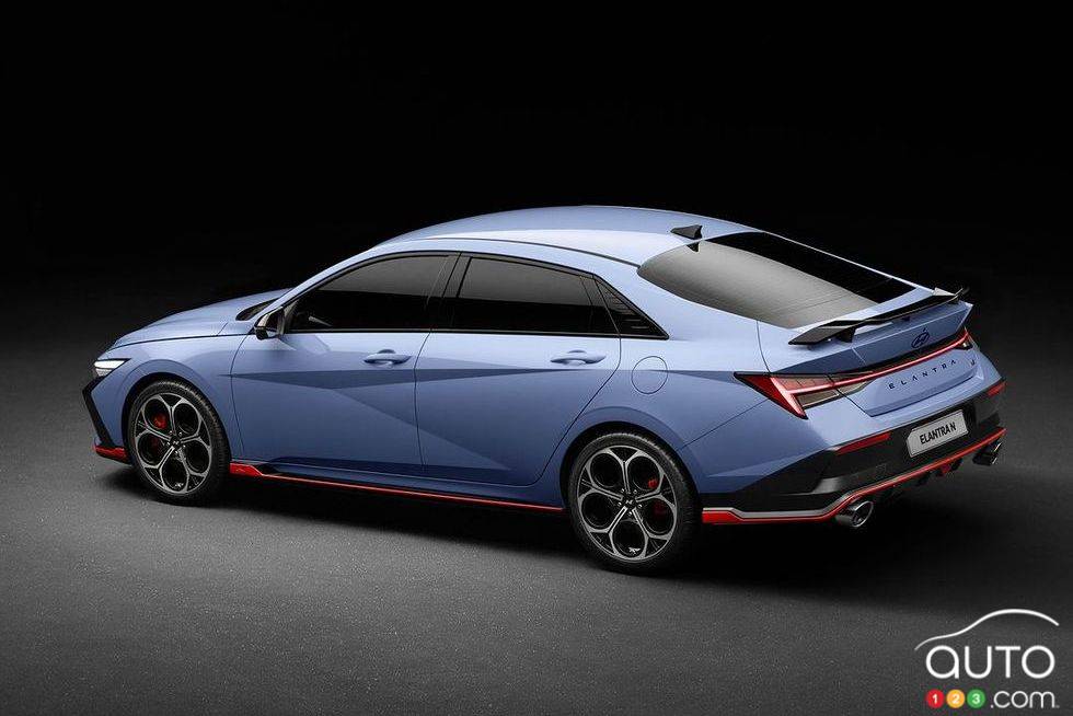 Hyundai Elantra N 2024 - Trois quarts arrière