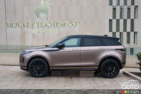 2024 Range Rover Evoque, profile