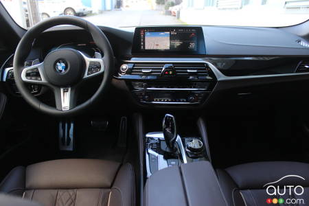 2020 BMW M550i, interior