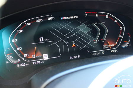 2020 BMW M550i, driver screen