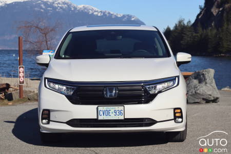 2022 Honda Odyssey, front