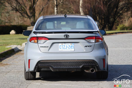 Toyota Corolla Apex 2022, arrière