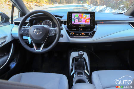 Toyota Corolla Apex 2022, intérieur