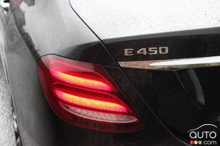 2020 Mercedes-Benz E 450, rear light