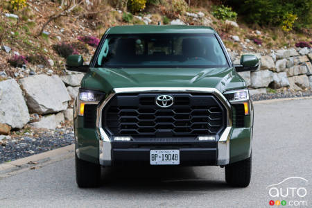 2022 Toyota Tundra, front