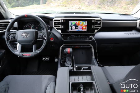 2022 Toyota Tundra, interior