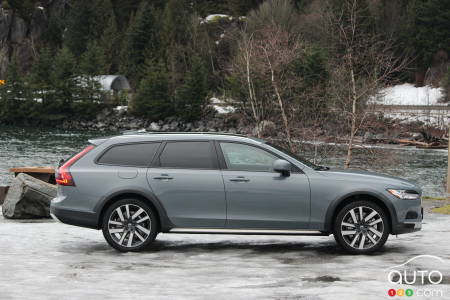 Volvo V90 CC 2022, profil