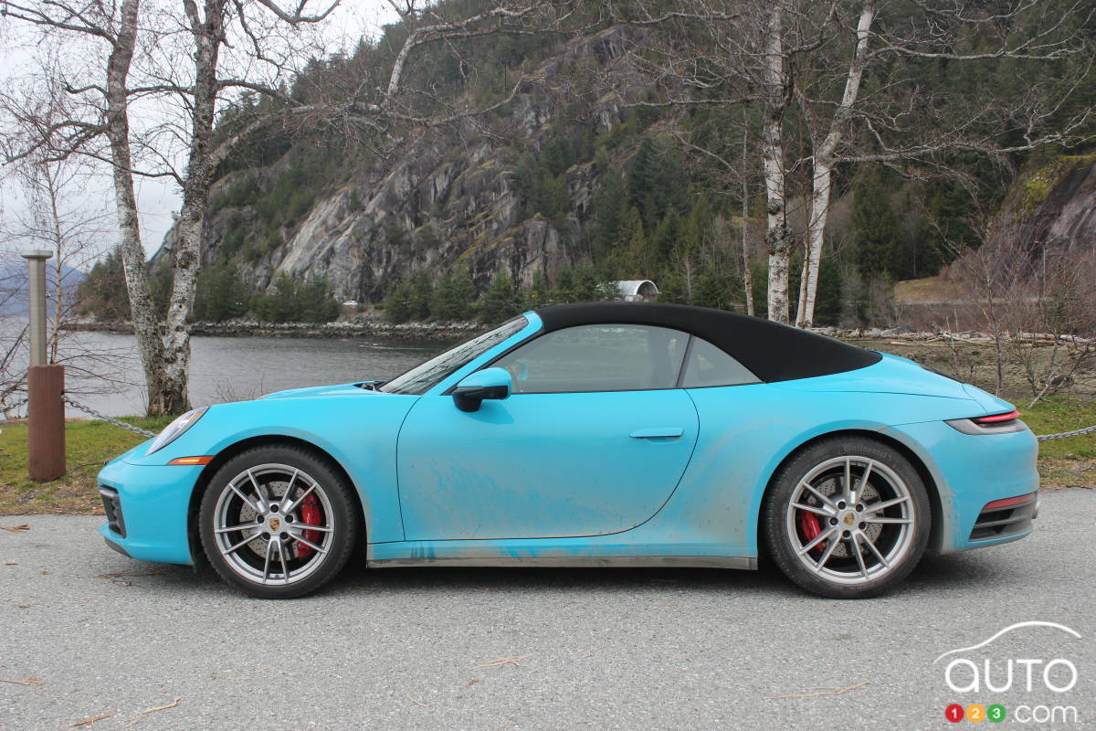 Porsche 911 Carrera S 2020, toit en place