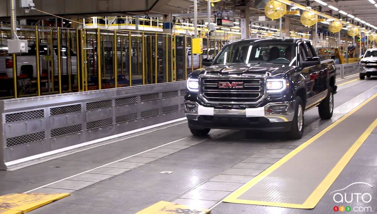 Un GMC Sierra dans l'usine d'Oshawa