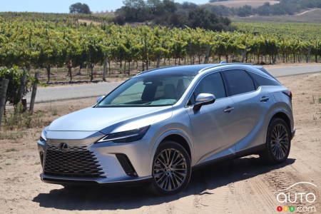 Lexus RX 350h 2023, trois quarts avant