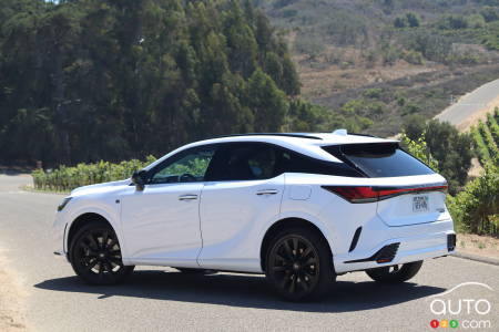 Lexus RX 500h 2023, trois quarts arrière