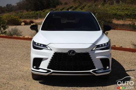 2023 Lexus RX 500h, front