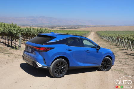 Lexus RX 350 2023, trois quarts arrière