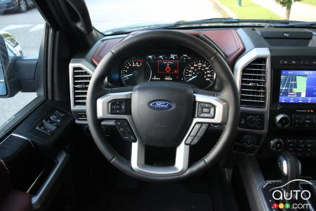 2020 Ford F-150 Platinum, steering wheel, screen