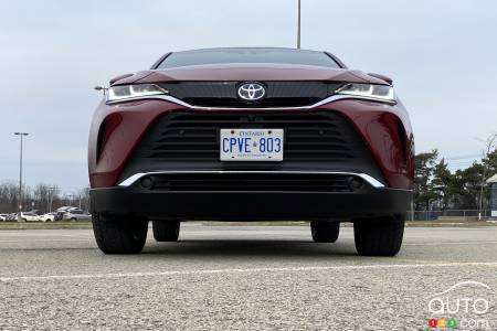 2021 Toyota Venza, front grille