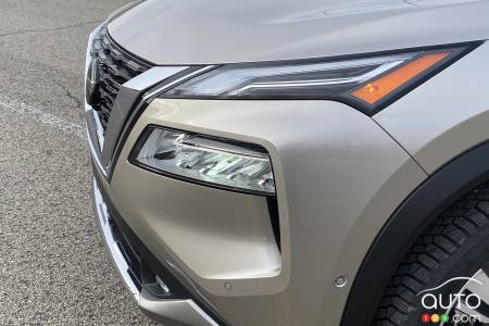 2021 Nissan Rogue Platinum, headlight