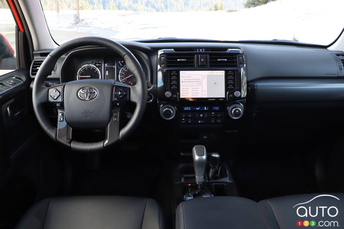 Toyota 4Runner TRD Off-Road 2024, intérieur