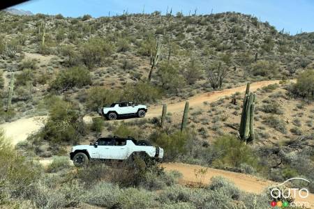 2022 GMC Hummer EV, off-roading