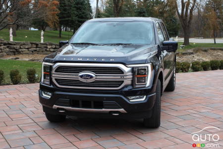 2021 Ford F-150 Hybrid, front