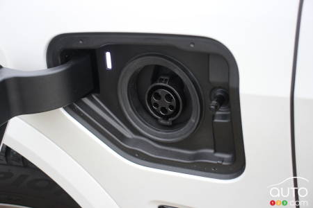 2021 BMW X5 xDrive45e PHEV, charging port
