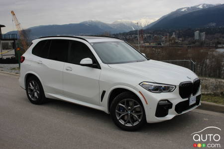 BMW X5 45e, three-quarters front