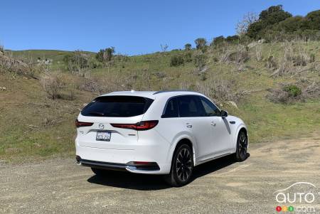 Mazda CX-90 PHEV 2024, trois quarts arrière