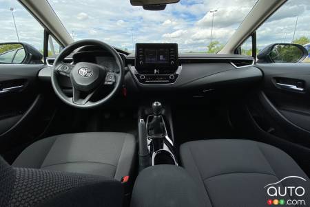 Toyota Corolla L manuelle 2021, intérieur