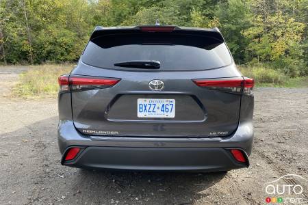 2021 Toyota Highlander LE AWD, rear