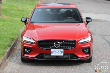 2021 Volvo S60 T5, front
