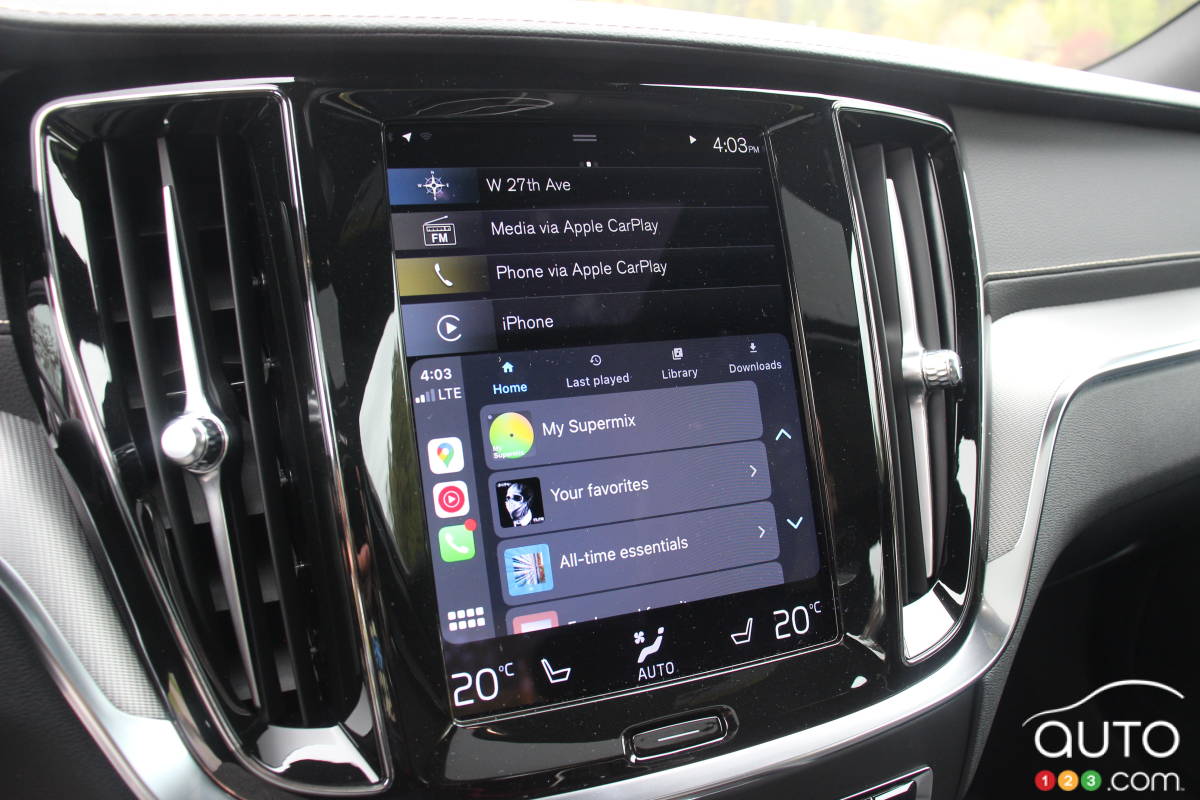 Volvo S60 T5 2021, écran