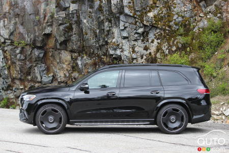 Mercedes-AMG GLS 63 4Matic+ 2021, profil