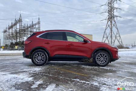 Ford Escape PHEV 2022, profil