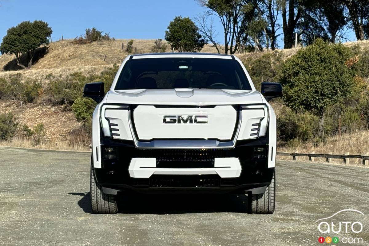 Le GMC Sierra EV Denali 2025, avant