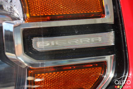 Écusson sur le GMC Sierra 2022
