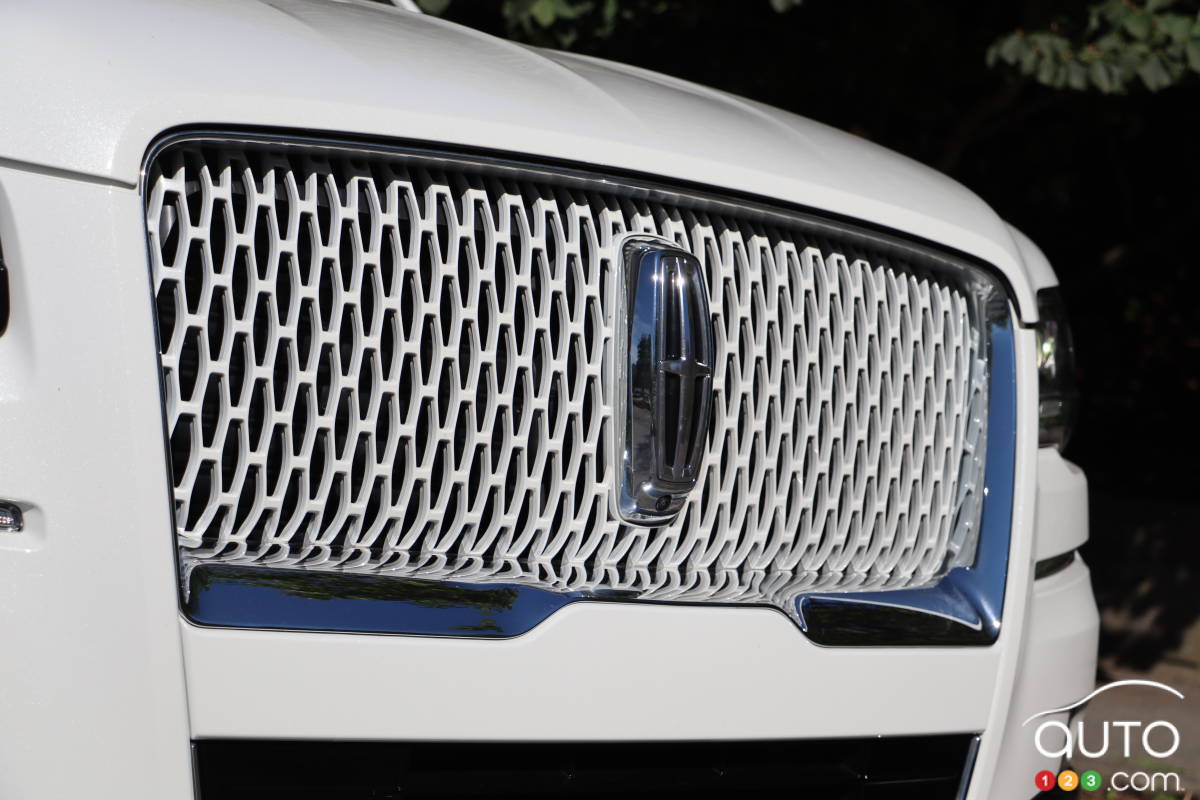 Lincoln Navigator 2024, calandre