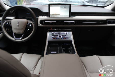 2020 Lincoln Aviator, interior